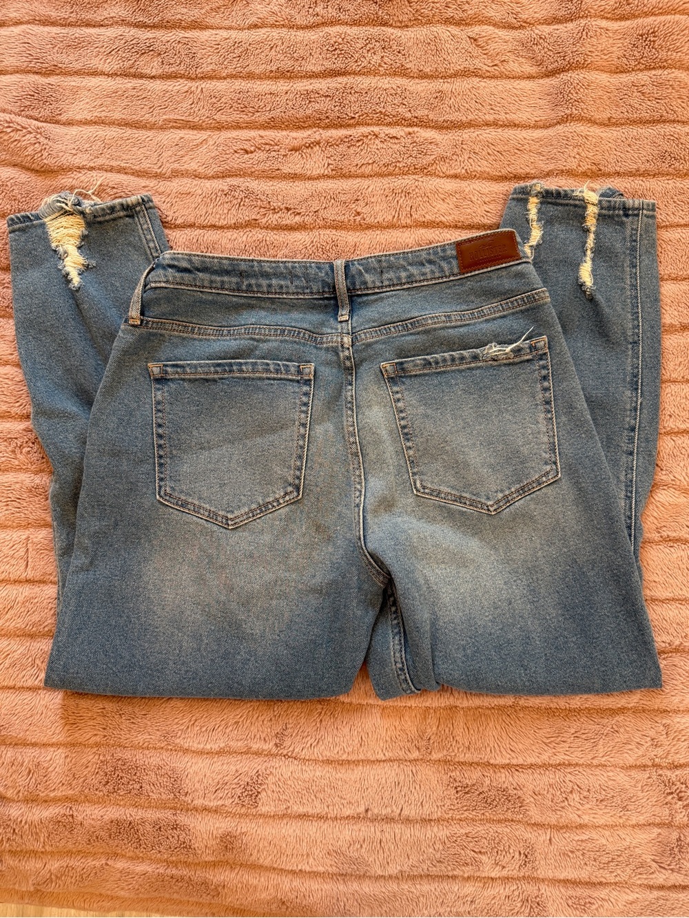 Hollister high-rise Mom Jean SIZE 30 - Picture 4 of 4